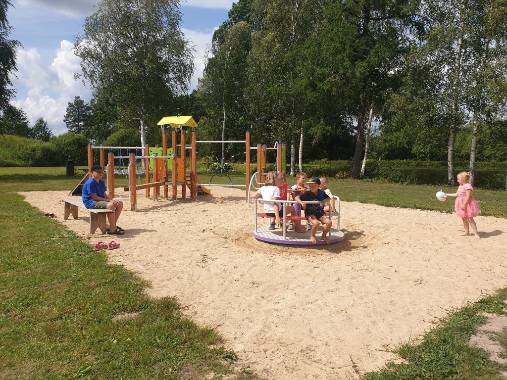 Suurej&otilde;e k&uuml;la