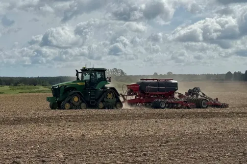 Traktor k&uuml;lvab