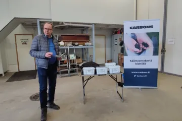 mees räägib
