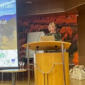 Ülle Jaakma kõnepuldis